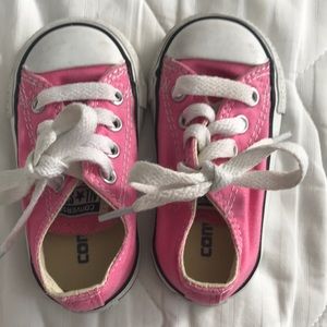 Pink Converse Size 4